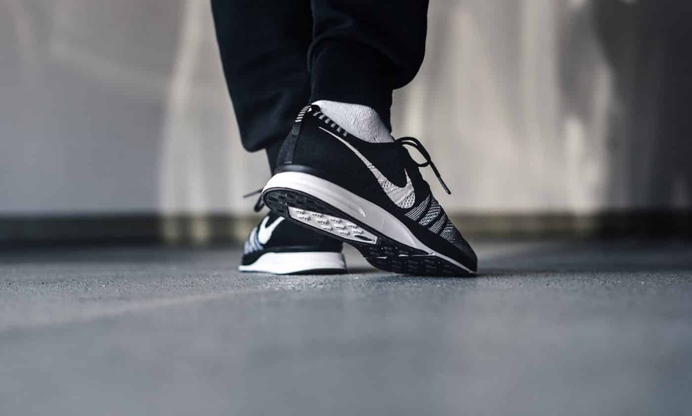 Nike flyknit trainer store oreo on feet